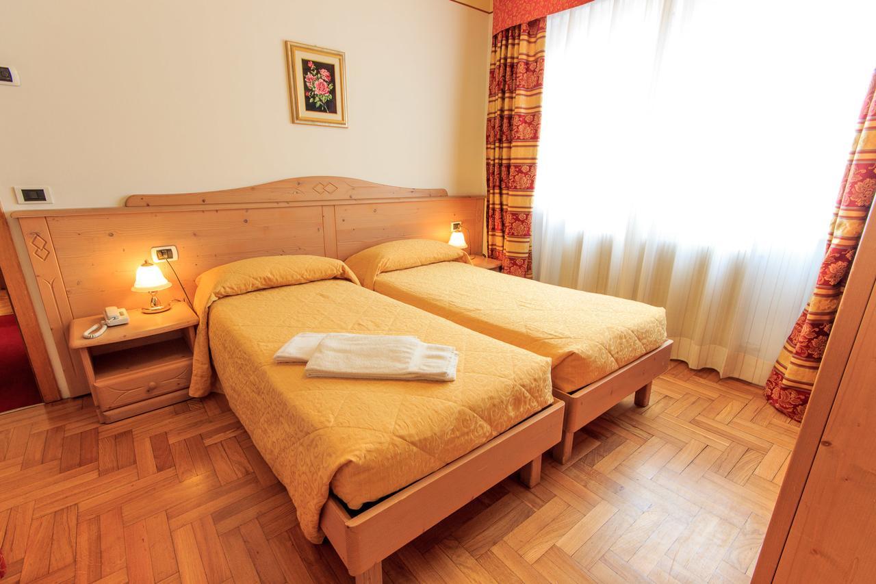Hotel Majorka Andalo Esterno foto