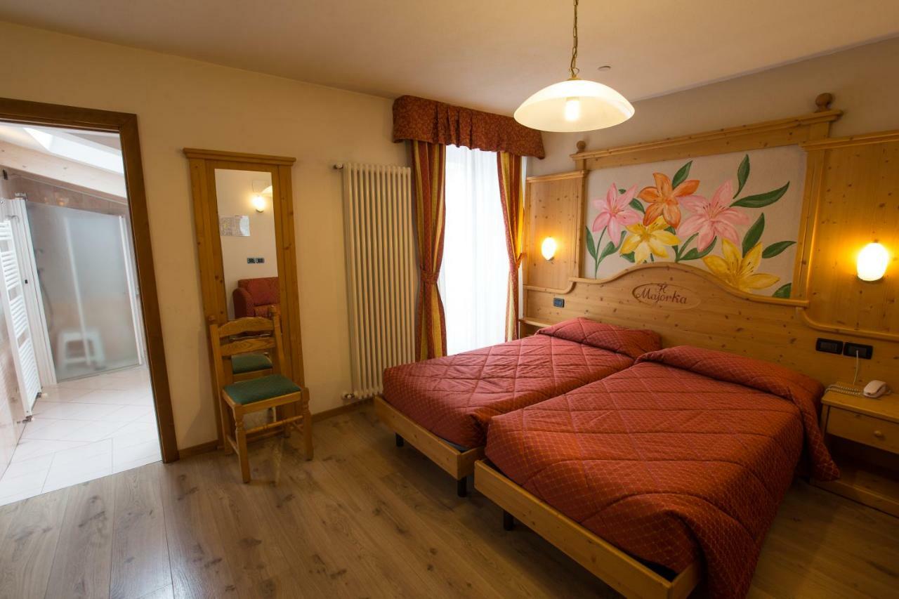 Hotel Majorka Andalo Esterno foto